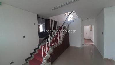 Casa de 5 alcobas en venta en La Soledad, Bogotá, 330 m² · foto 3 de 20