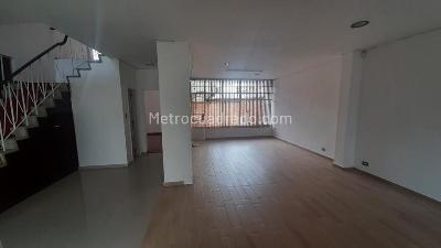 Casa de 5 alcobas en venta en La Soledad, Bogotá, 330 m² · foto 8 de 20