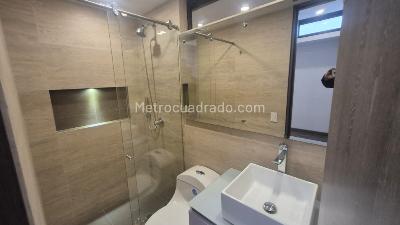 Apartamento en venta en Santa Barbara Central, Bogotá · foto 9 de 16