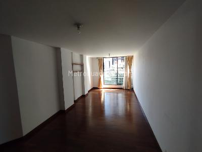 Apartamento de 3 alcobas en venta en San Luis, Bogotá, 66 m² · foto 3 de 19