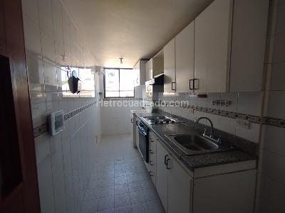 Apartamento de 3 alcobas en venta en San Luis, Bogotá, 66 m² · foto 6 de 19