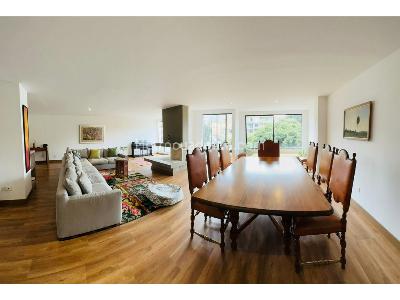 Apartamento de 3 alcobas en venta en Santa Barbara, Bogotá, 237 m² · foto 2 de 20