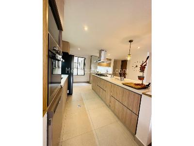 Apartamento de 3 alcobas en venta en Santa Barbara, Bogotá, 237 m² · foto 3 de 20