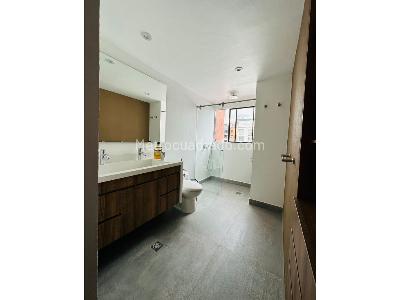 Apartamento de 3 alcobas en venta en Santa Barbara, Bogotá, 237 m² · foto 14 de 20