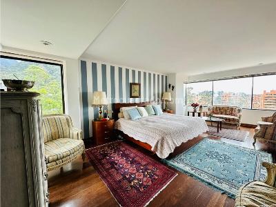 Apartamento de 4 alcobas en venta en Rosales Alto, Bogotá, 298 m² · foto 3 de 20
