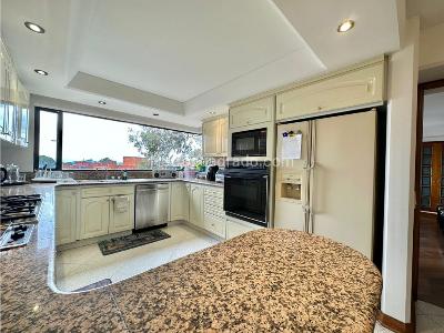 Apartamento de 4 alcobas en venta en Rosales Alto, Bogotá, 298 m² · foto 14 de 20