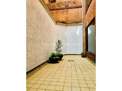 Apartamento de 3 alcobas en venta en Virrey Chico, Bogotá, 143 m² · foto 2 de 20