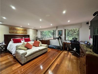 Apartamento de 3 alcobas en venta en Rosales Alto, Bogotá, 207 m² · foto 3 de 20