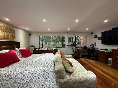 Apartamento de 3 alcobas en venta en Rosales Alto, Bogotá, 207 m² · foto 8 de 20