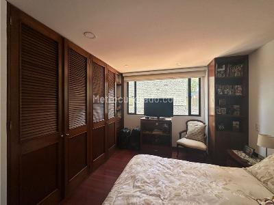 Apartamento de 3 alcobas en venta en Rosales Alto, Bogotá, 167 m² · foto 12 de 20