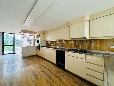 Apartamento de 4 alcobas en venta en Refugio Bajo, Bogotá, 400 m² · foto 7 de 20