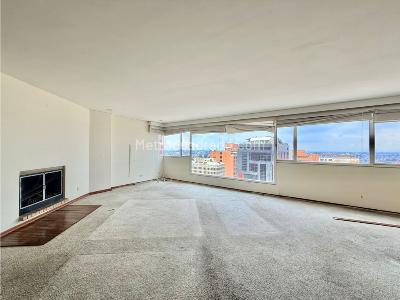 Apartamento de 3 alcobas en venta en Rosales Bajo, Bogotá, 181 m² · foto 4 de 20