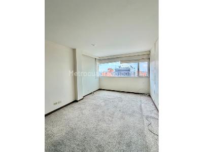 Apartamento de 3 alcobas en venta en Rosales Bajo, Bogotá, 181 m² · foto 8 de 20