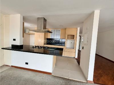 Apartamento de 3 alcobas en venta en Rosales Bajo, Bogotá, 181 m² · foto 14 de 20