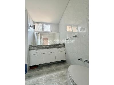 Apartamento de 3 alcobas en venta en Rosales Bajo, Bogotá, 181 m² · foto 18 de 20