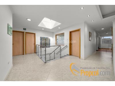 Casa de 5 alcobas en venta en Puente Largo, Bogotá, 887 m² · foto 6 de 16