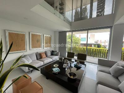 Casa de 4 alcobas en venta en El Vergel, Ibagué, 392 m² · foto 4 de 20