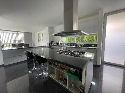 Casa de 4 alcobas en venta en El Vergel, Ibagué, 392 m² · foto 13 de 20