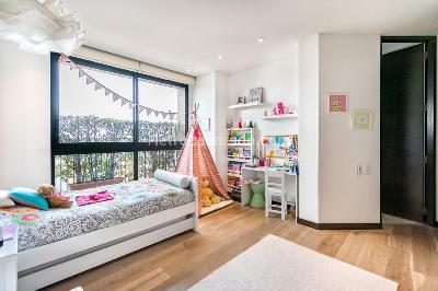 Apartamento de 2 alcobas en venta en Chico Reservado, Bogotá, 244 m² · foto 11 de 17
