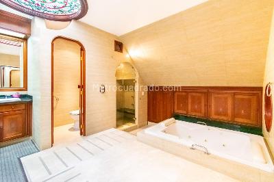 Apartamento de 2 alcobas en venta en Chico Reservado, Bogotá, 162 m² · foto 8 de 20
