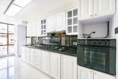 Apartamento de 2 alcobas en venta en Chico Reservado, Bogotá, 162 m² · foto 19 de 20