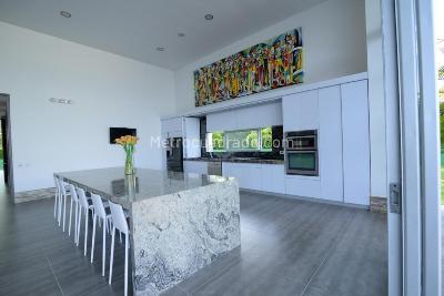 Casa de 5 alcobas en venta en Hacienda Las Victorias, Ibagué, 1385 m² · foto 6 de 15