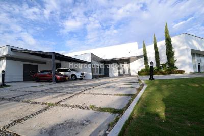 Casa de 5 alcobas en venta en Hacienda Las Victorias, Ibagué, 1385 m² · foto 14 de 15