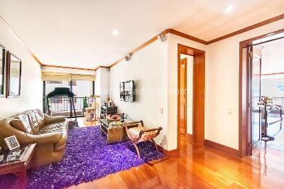 Apartamento de 3 alcobas en venta en Los Rosales, Bogotá, 280 m² · foto 3 de 20