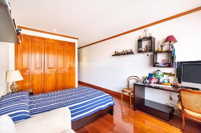 Apartamento de 3 alcobas en venta en Los Rosales, Bogotá, 280 m² · foto 9 de 20