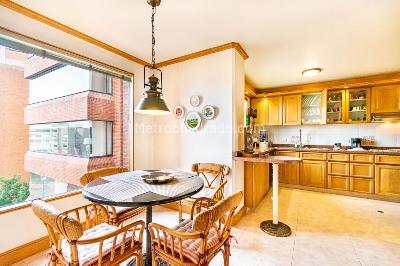 Apartamento de 3 alcobas en venta en Los Rosales, Bogotá, 280 m² · foto 12 de 20