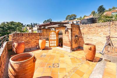 Casa de 3 alcobas en venta en Altos De Sotileza, Bogotá, 369 m² · foto 2 de 19
