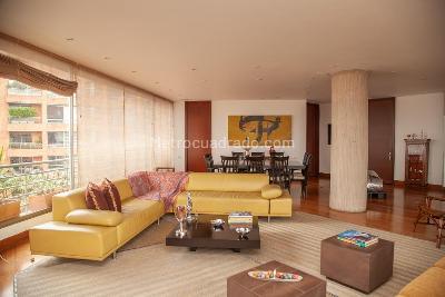 Apartamento de 3 alcobas en venta en El Retiro, Bogotá, 400 m² · foto 2 de 20