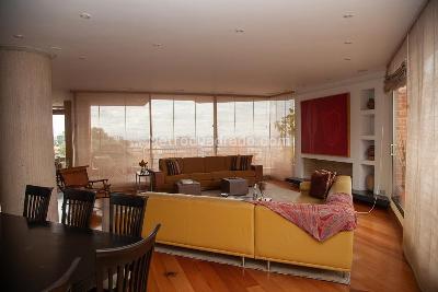 Apartamento de 3 alcobas en venta en El Retiro, Bogotá, 400 m² · foto 3 de 20