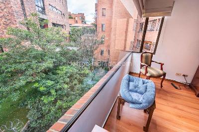 Apartamento de 3 alcobas en venta en Los Rosales, Bogotá, 162 m² · foto 2 de 15