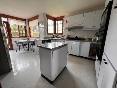 Casa de 4 alcobas en venta en La Arboleda Guaymaral, Bogotá, 350 m² · foto 11 de 20