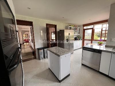 Casa de 4 alcobas en venta en La Arboleda Guaymaral, Bogotá, 350 m² · foto 12 de 20