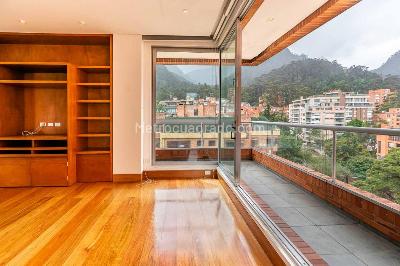 Apartamento de 3 alcobas en venta en Los Rosales, Bogotá, 291 m² · foto 2 de 20