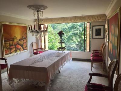Apartamento de 3 alcobas en venta en Chico Reservado, Bogotá, 246 m² · foto 3 de 19