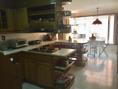Apartamento de 3 alcobas en venta en Chico Reservado, Bogotá, 246 m² · foto 5 de 19