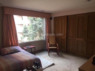 Apartamento de 3 alcobas en venta en Chico Reservado, Bogotá, 246 m² · foto 9 de 19