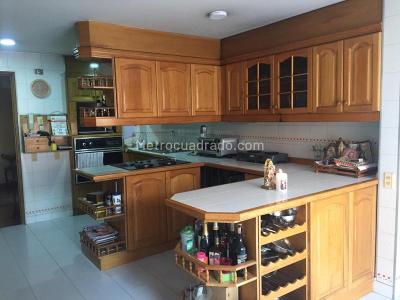 Apartamento de 3 alcobas en venta en Chico Reservado, Bogotá, 246 m² · foto 18 de 19