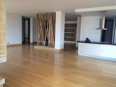 Apartamento de 3 alcobas en venta en El Virrey Ultima Etapa, Bogotá, 225 m² · foto 2 de 16