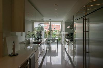 Apartamento de 3 alcobas en venta en Los Rosales, Bogotá, 363 m² · foto 17 de 20
