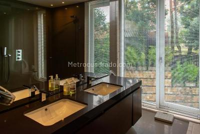 Apartamento de 3 alcobas en venta en Los Rosales, Bogotá, 363 m² · foto 18 de 20
