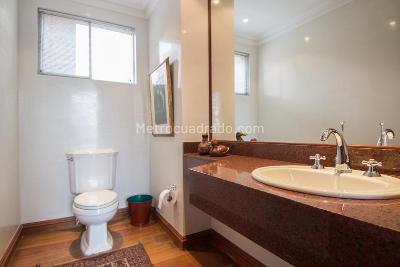 Apartamento de 4 alcobas en venta en Santa Barbara Alta, Bogotá, 435 m² · foto 12 de 20