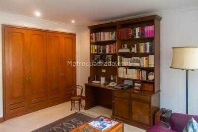 Apartamento de 4 alcobas en venta en Los Rosales, Bogotá, 420 m² · foto 19 de 20