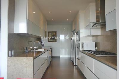 Apartamento de 3 alcobas en venta en Los Rosales, Bogotá, 373 m² · foto 3 de 18