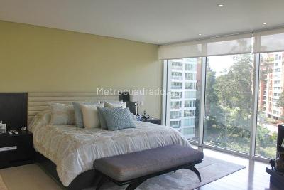 Apartamento de 3 alcobas en venta en Los Rosales, Bogotá, 373 m² · foto 12 de 18