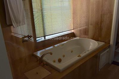 Apartamento de 3 alcobas en venta en Los Rosales, Bogotá, 262 m² · foto 11 de 13