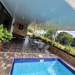 Casa de 3 alcobas en venta en Calambeo, Ibagué, 250 m² · foto 2 de 20